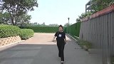 搞笑短剧二货小伙打劫，谁料遇上个不正经的美女，结局太搞笑了