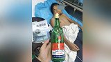 初一学生街边捡到52度二锅头，一饮而尽后当街耍起“太极拳”