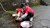 丫丫今天做灯影牛肉丝，香辣有嚼劲，家乡的味道，好吃又过瘾