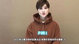李宇春真是骨子里散发着优雅，黑西装细高跟展精致范，越发温柔了