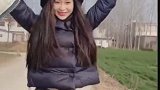 村上有名的两个村花，眼前一幕，不知多少小青年心动了