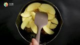 你家电饭煲会干啥？今天教你用它做个松软香甜的苹果蛋糕！