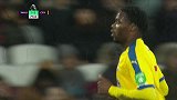 上场就立功！施鲁普禁区内甩头攻门扳回一城