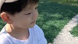 宝宝安静下来的样子，真的好帅气呀