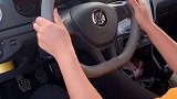 女学员打方向