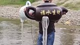 天壶的原理就是这样，看似没有流动的水柱，其实只是假象而已！