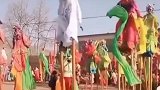 踩高跷，记录农村生活