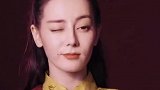 迪丽热巴，邪笑加wink太撩了！这是人间理想啊