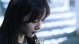当她看见他的眉眼后，一眼就认出了他是绑匪，那个笑太吓人了！