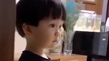 萌娃和姐姐谈判，虽然话很怂，但是气势绝不能输