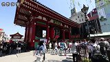 中国游客参拜日本神社，在许愿牌写下中文留言，内容十分搞笑