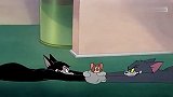 猫和老鼠：杰瑞的力气好大，连汤姆都能举起来