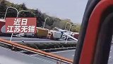 卡车司机被堵高速，高速交警一路暖心喊话来领盒饭吃啦