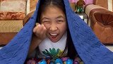向往的童趣：姐姐是在偷吃东西吗