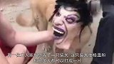 柴犬总是见人就跟着回家，铲屎官想出妙招，路人吓得不敢靠近！