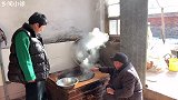 宁静的农家院，二舅捞米饭，小徐做爆肚粉丝，有说有笑，开开心心