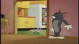 猫和老鼠：汤姆听广播，狮子从马戏团逃出来，吓得赶紧封好门窗