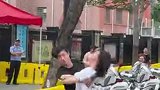 高考结束后，青春也在此绽放！舞蹈生在考场外大方起舞，网友：热烈的青春具象化了！