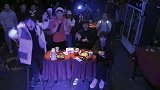 王俊凯、刘昊然、董子健和金川看刺猬乐队演出