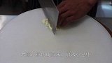凉拌苦瓜你还要焯水吗？大厨教你正确做法，清脆爽口，酸甜开胃