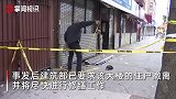男子路边等车时突遇道路塌陷 掉进3米多深下水道被老鼠围困