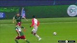 第8分钟萨尔茨堡球员贝里沙射门 - 被扑