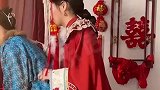 女生拍出嫁视频，转脸一幕秒变秋香