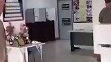 泰国女兵给长官敬礼，超准流程很严谨