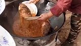 村里的宴会很有趣，这个捧鱼宴就是这样的，一般的乡亲办不了