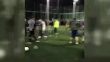 足球-16年-国内业余足球再现暴力群殴！瞬间变身散打比赛-专题