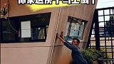 快过来帮忙推一下，房子快倒了