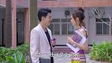 男子在妹子面前把玩香水 妹子却被吓得心发慌