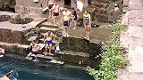 都什么年代了，潮汕还有男女这样游泳