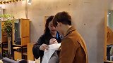 咸素媛陈华带女儿剪头发，陈华举动超级暖心，十足的女儿奴！
