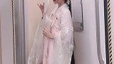 第一次见这么美的汉服小姐姐，拿开扇子的一瞬间，我被惊艳到了