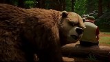 森林之王：森林大熊吓到两坏人，坏人打倒大熊竟玩起来自拍！