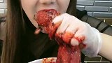 爆辣鱿鱼美食开吃，看辣椒就知道拼不拼了