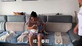 恶婆婆害死孙子嫁祸给儿媳，如今对着遗照忏悔，不料儿子就在身后