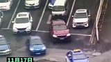通宵喝酒，一司机高峰期在路口等灯睡着，正巧被电子警察盯上