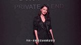 李沁身穿绿色露脐装，下搭牛仔裙走机场，怎么看怎么时髦！