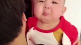二胎儿子断奶第一天，一家人都围着他转，这委屈的小表情也太萌了