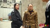 大爷街道摆摊，被小伙子侮辱打骂，城管看到后的做法真感动！