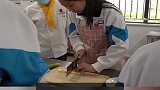 一中学连续4年开设烹饪课