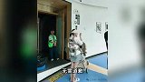 10月龄宝宝在展馆用奶瓶喝奶被驱赶，上海动物园道歉了！