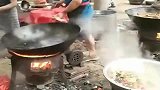 河南农村土豪请的大厨做的流水席，这波操作真毒！