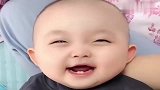 宝宝：爸爸我叫你怎么不答应呢是不是越看我越觉得可爱