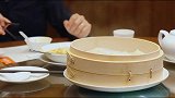 郎朗详细教吉娜小笼包吃法，结果吉娜一口就搞定，白教了
