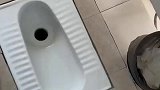 这是我们学校的智能蹲便