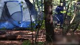 怪物男子出现在别人的帐篷，直接把他吓坏了，真是太会玩了！