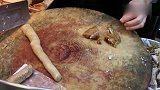 卤味店师傅演绎极致斩法，猪蹄一刀断骨，快刀斩猪大肠！